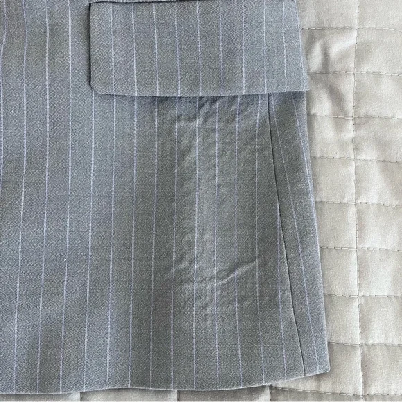 Banana Republic Women's Gray Pinstripe Blazer Size 6 - Picture 12 of 12
